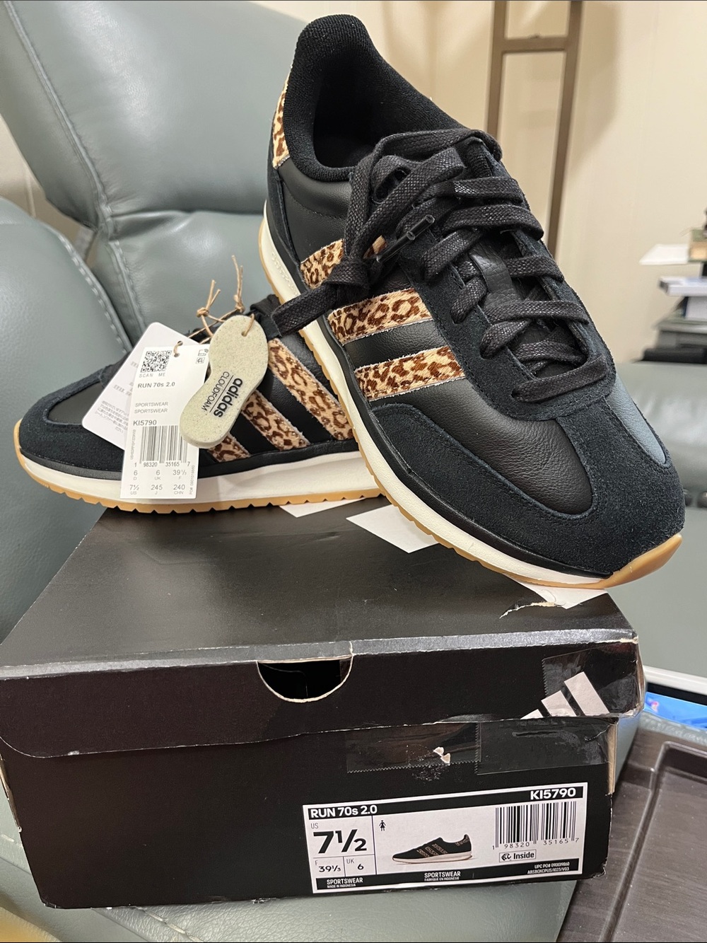 adidas Run 70’s Black leather,Swede, real fur